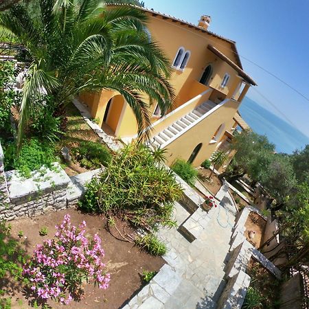 Silent Bay Apartments Katavolos ภายนอก รูปภาพ