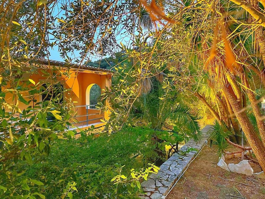 Silent Bay Apartments Katavolos ภายนอก รูปภาพ