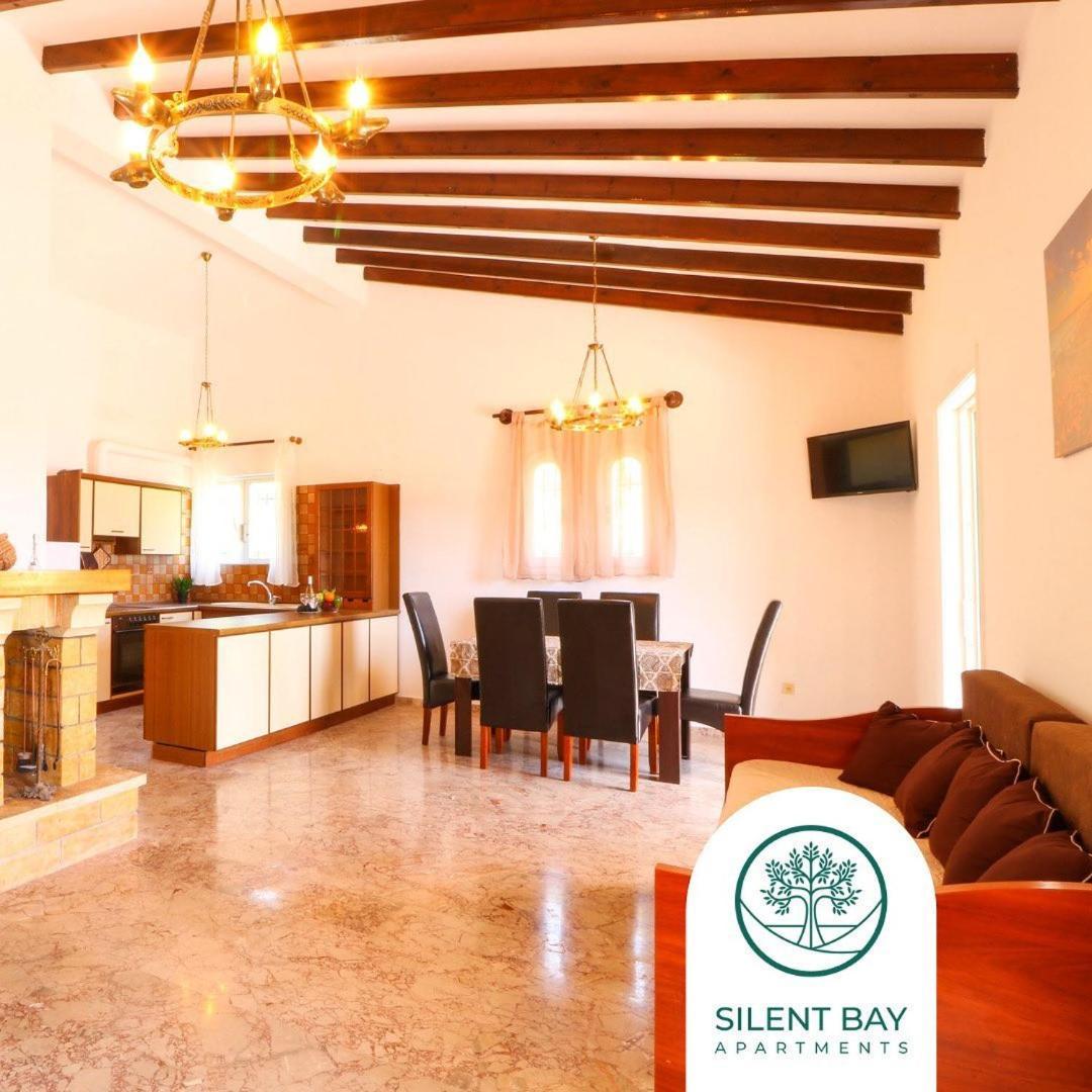 Silent Bay Apartments Katavolos ภายนอก รูปภาพ