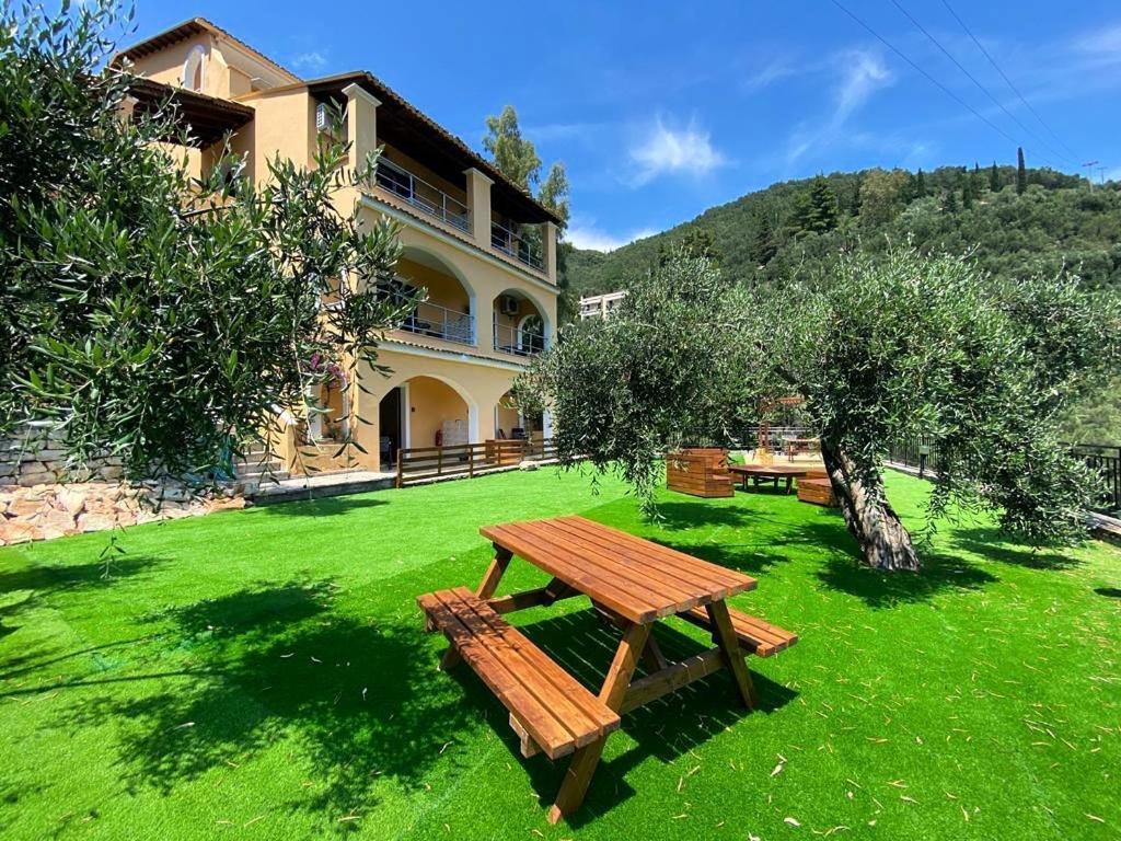 Silent Bay Apartments Katavolos ภายนอก รูปภาพ