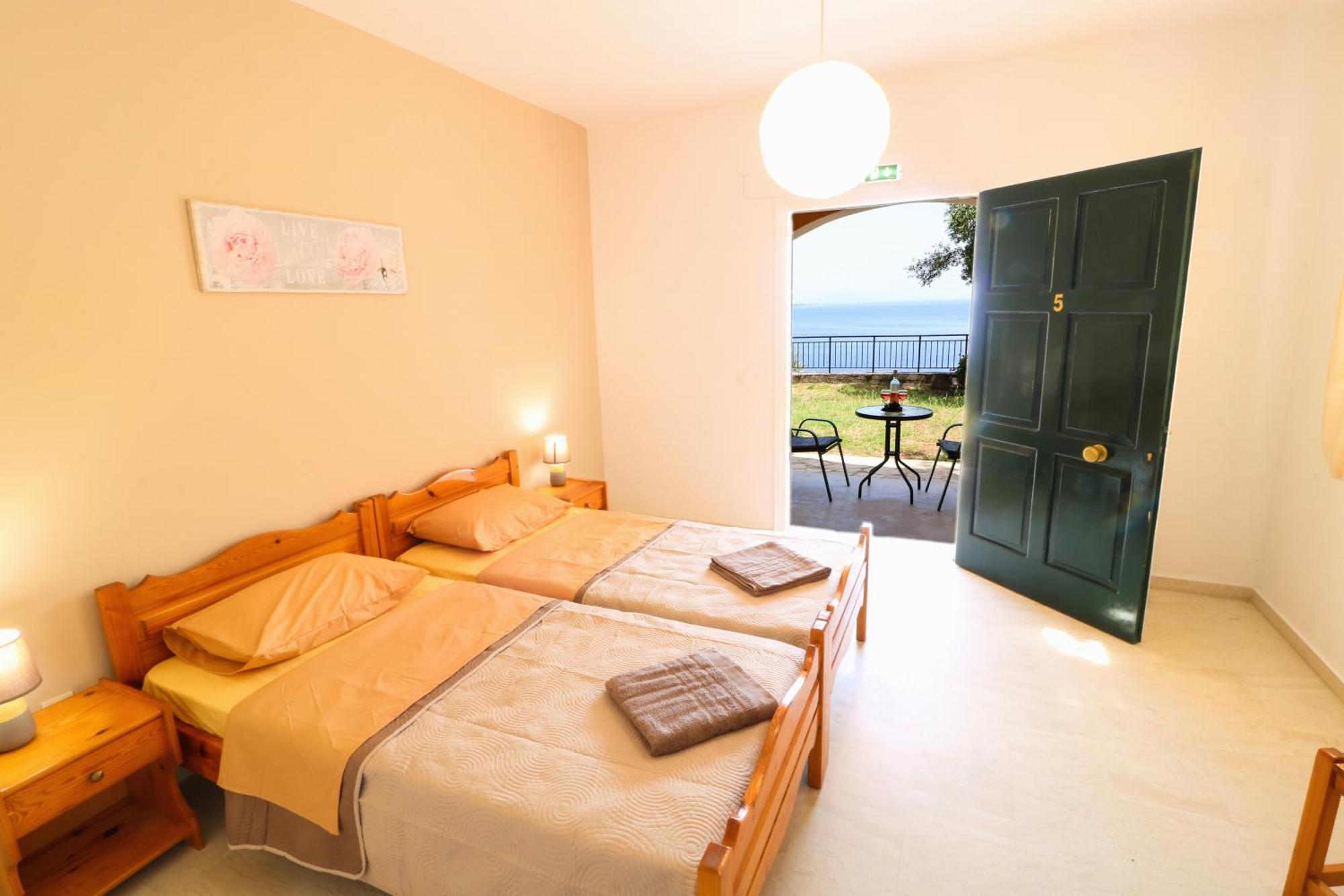 Silent Bay Apartments Katavolos ภายนอก รูปภาพ