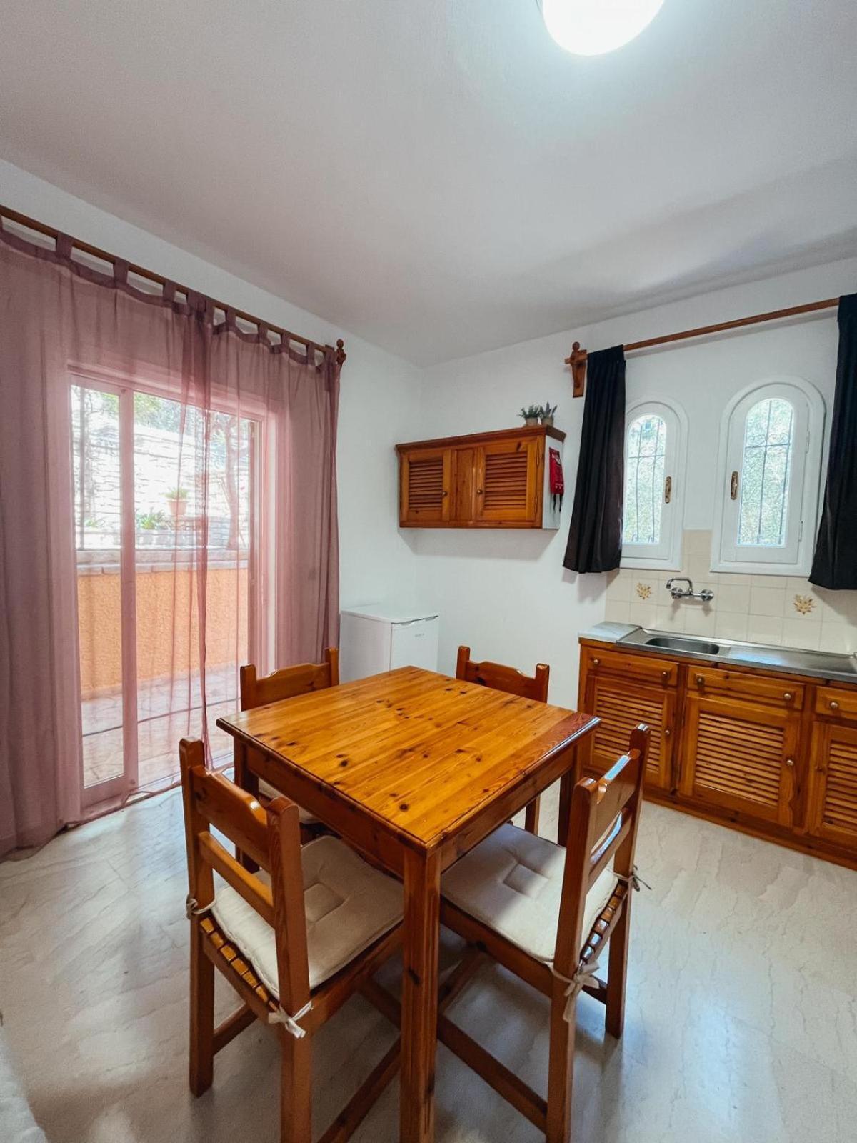 Silent Bay Apartments Katavolos ภายนอก รูปภาพ