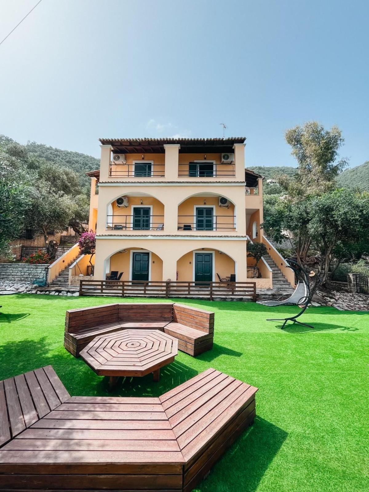 Silent Bay Apartments Katavolos ภายนอก รูปภาพ